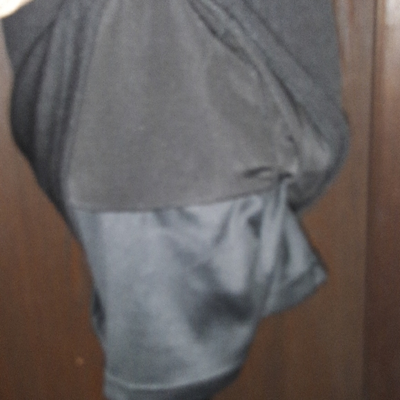 La Reyna Little Black Dress - Picture 5 of 8